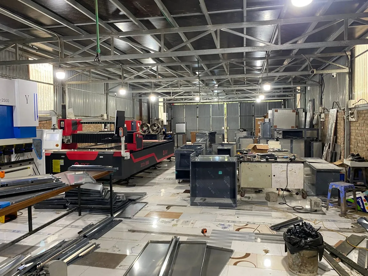 Tủ bếp inox cánh kính NC Home - Sản phẩm thực tế 9